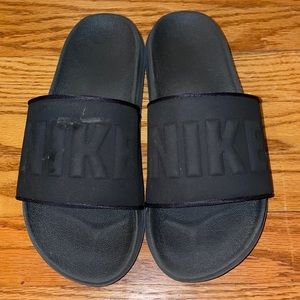 Nike Revive Foam Slides